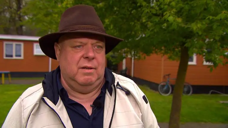Peter Gillis showt zijn Ferrari van een half miljoen