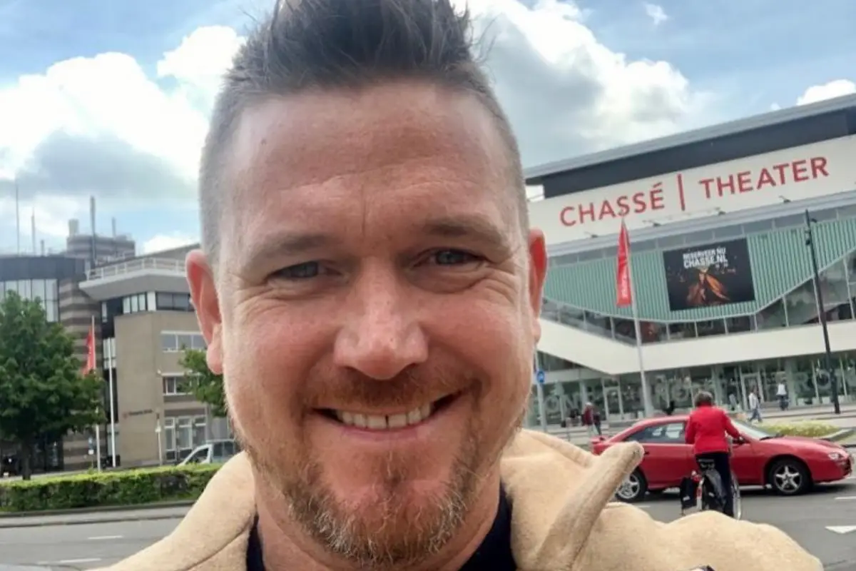 Chantage brief van de ex van Johnny de Mol aan hem uitgelekt
