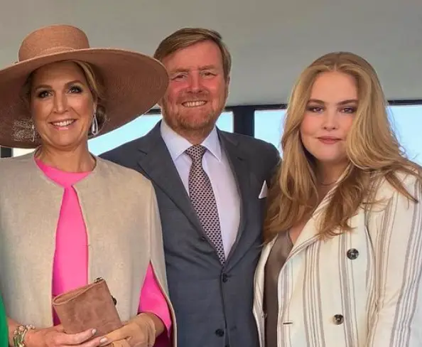 Amalia, Willem-Alexander én Máxima stomdronken in hotel gespot