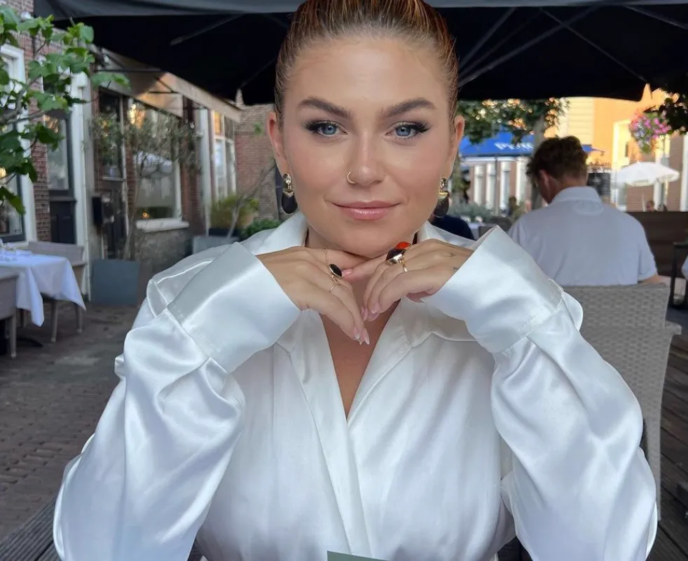 Roxeanne Hazes is verdrietig, plaatst zeer emotioneel bericht