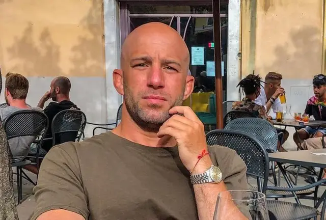 Zien: JayJay Boske betrokken bij straatruzie