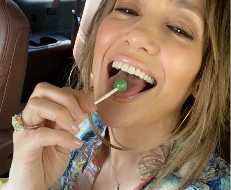 Jennifer Lopez gaat compleet uit de kleren en laat fans met open mond achter