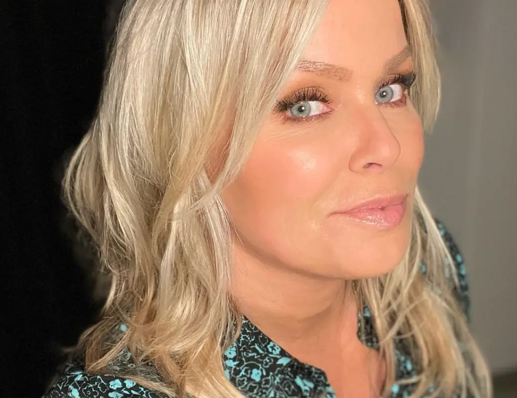 Zien: Fan van Bridget Maasland wil sneaky pikante foto maken van haar in kleedkamer