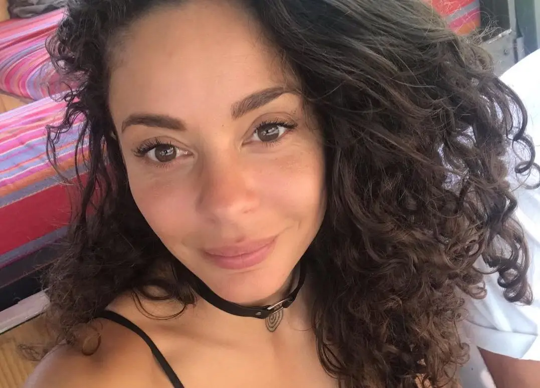 Zien: Fajah Lourens onthult groot pikant bedgeheim