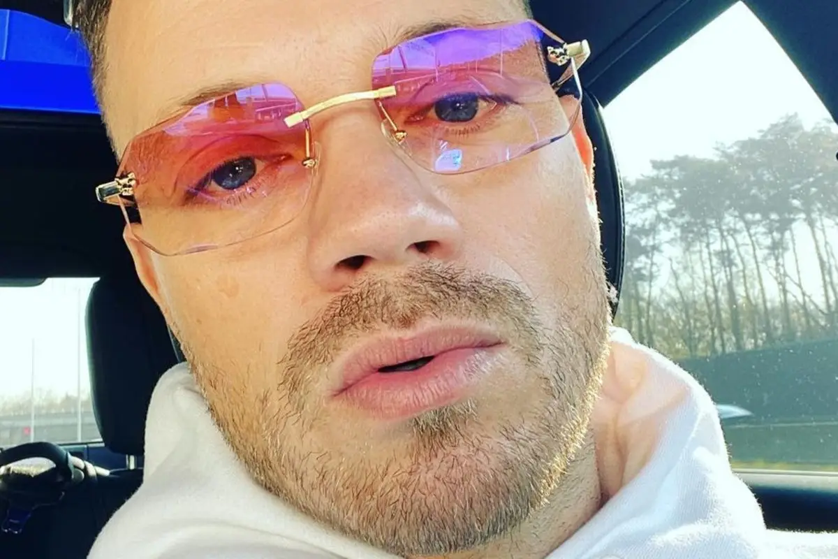 Gers Pardoel (40) heeft een 26-jarige nieuwe vriendin