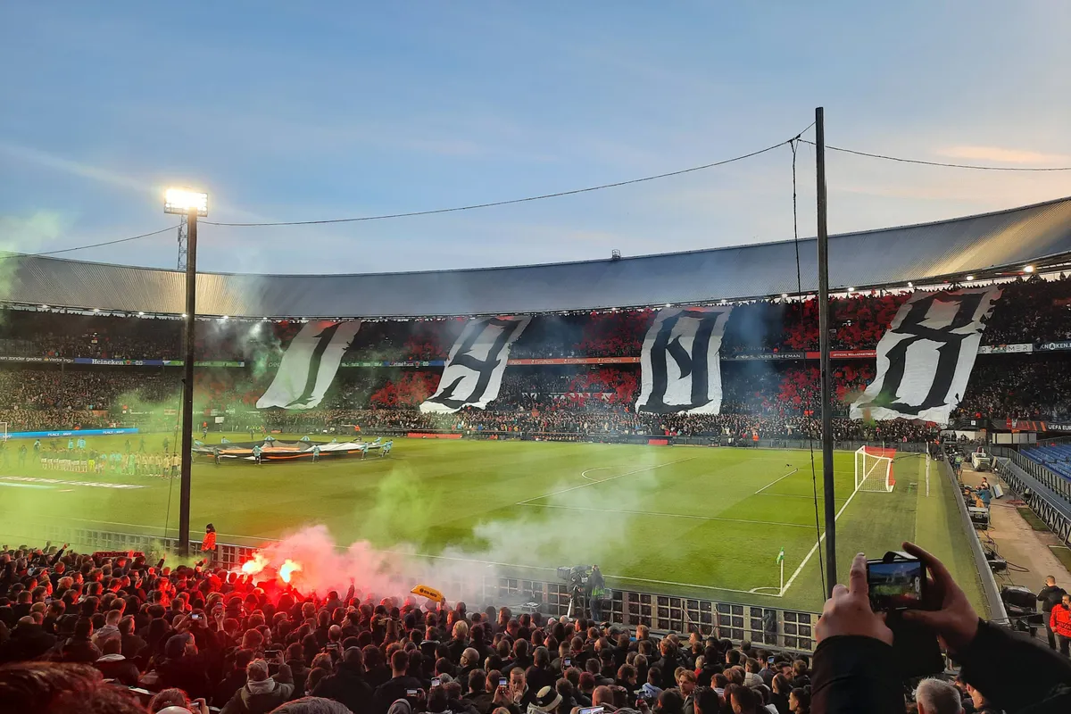 Feyenoord ontvangt ruim 2,3 miljoen euro van UEFA als compensatie voor afstaan internationals