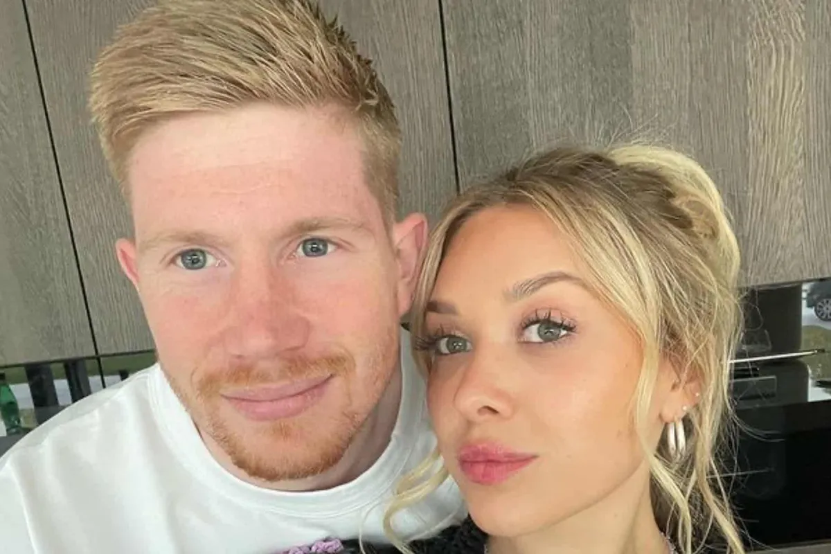 Zien: vrouw van Kevin De Bruyne deelt prachtige beelden van emotioneel weerzien met kinderen na WK
