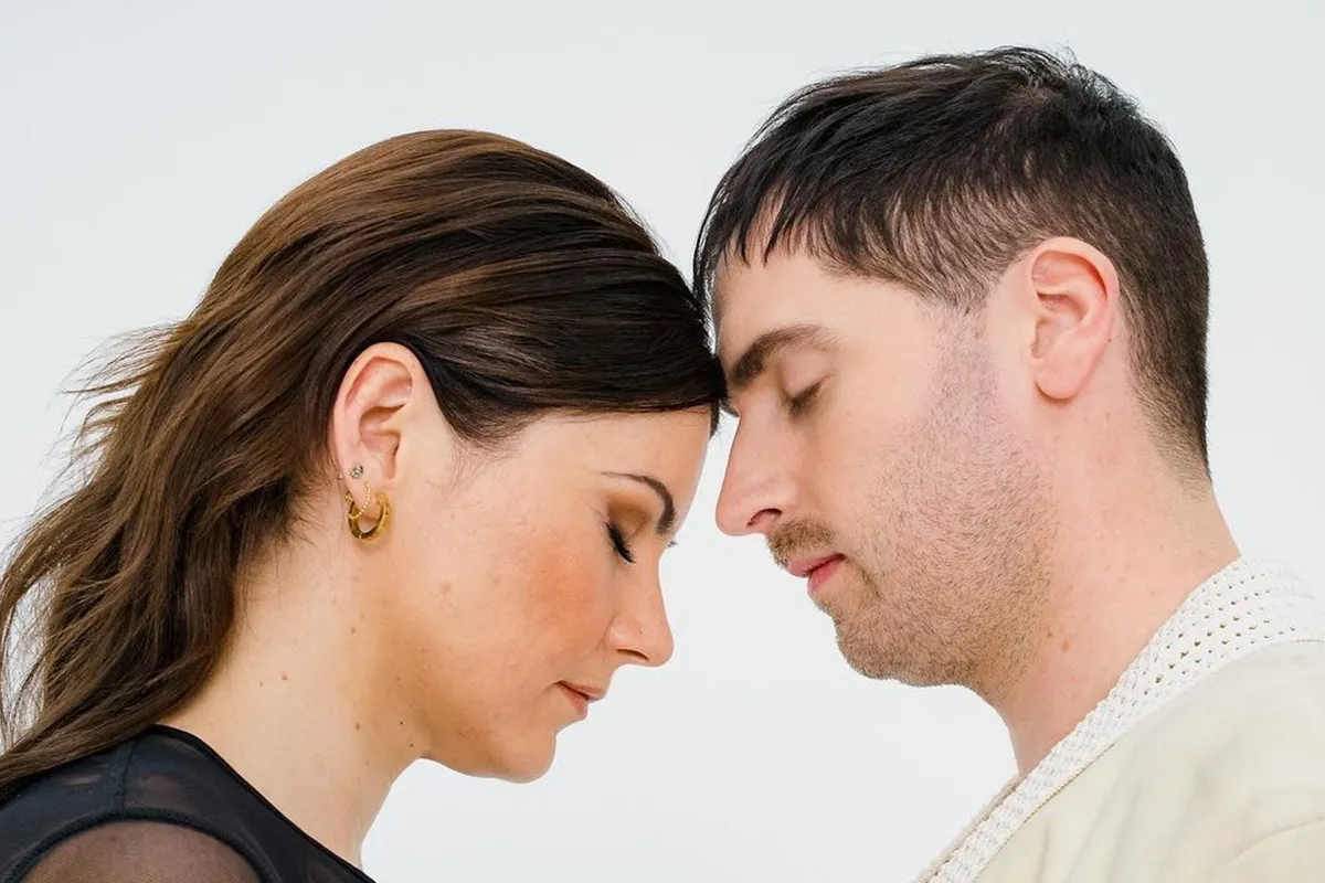 Tom en Kato van The Starlings hebben prachtig nieuws: “Oh my freaking god, ’t is gebeurd”