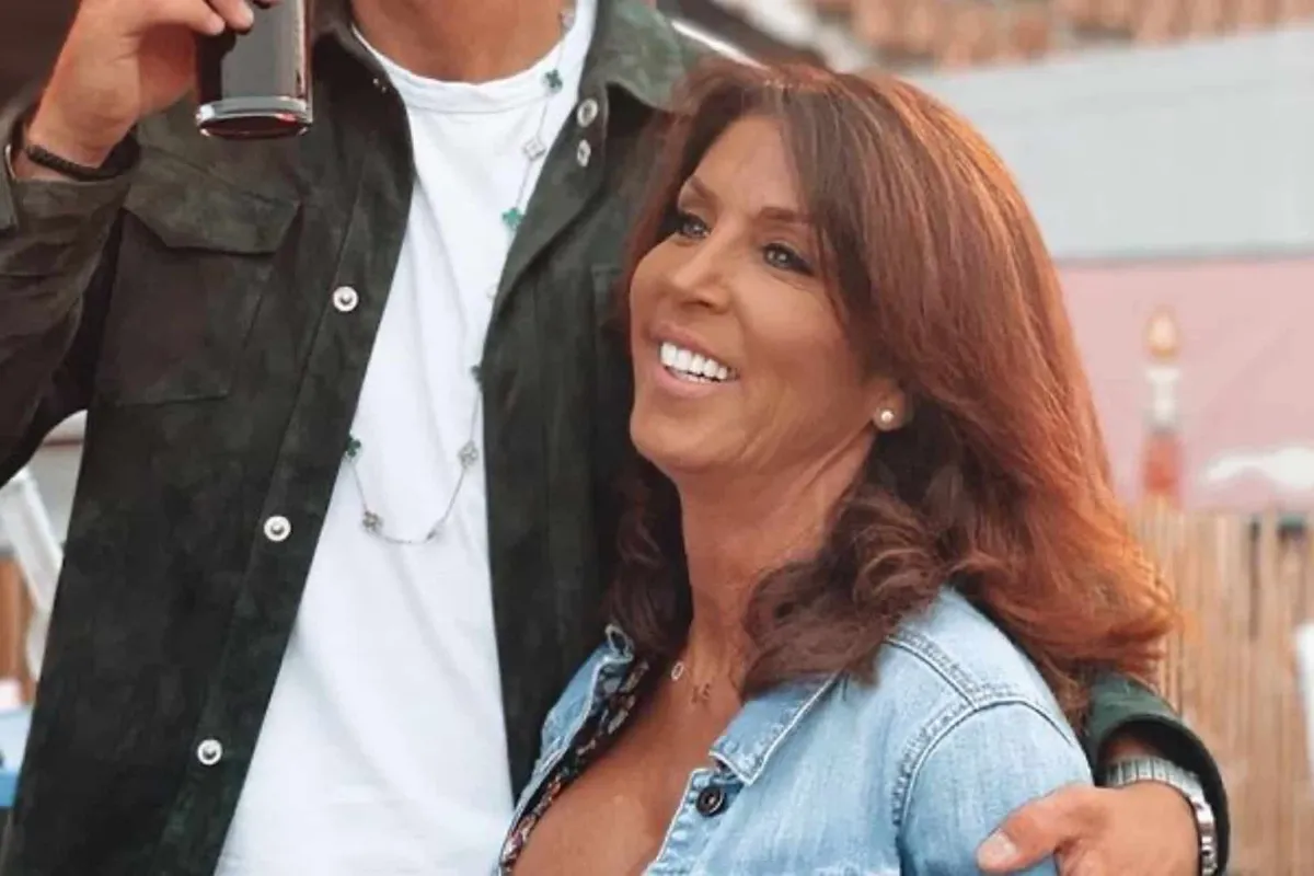 Verspreidt Rachel Hazes leugens over haar overleden man André? Dit denkt Yvonne Coldewijer ervan