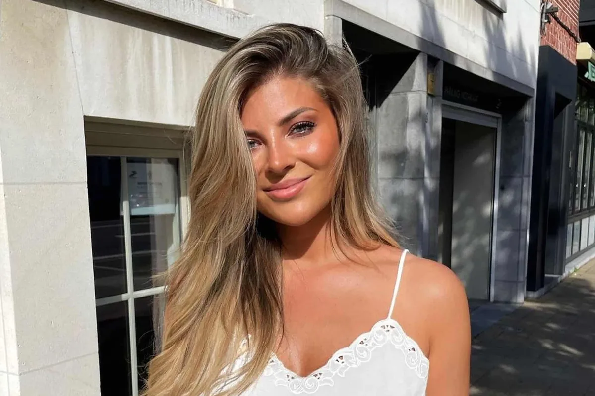 "Écht heet!": 'Love Island'-winnares Aleksandra daagt al haar volgers uit in weinig verhullende lingerie