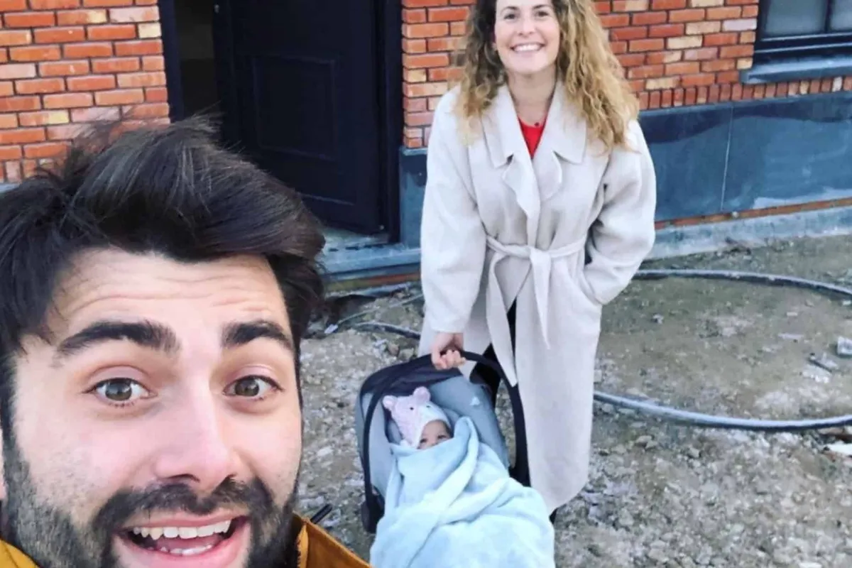 Iedereen merkt hetzelfde op aan foto die Maureen Vanherberghen post van Sieg De Doncker en dochtertje