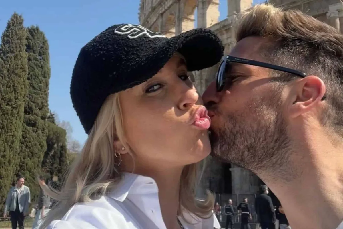 Kat Kerkhofs poseert in sexy bikini op intieme foto met Dries Mertens