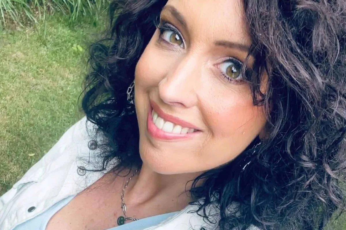 Anke Buckinx poseert verlegen in badpak: "Het staat je prachtig!"