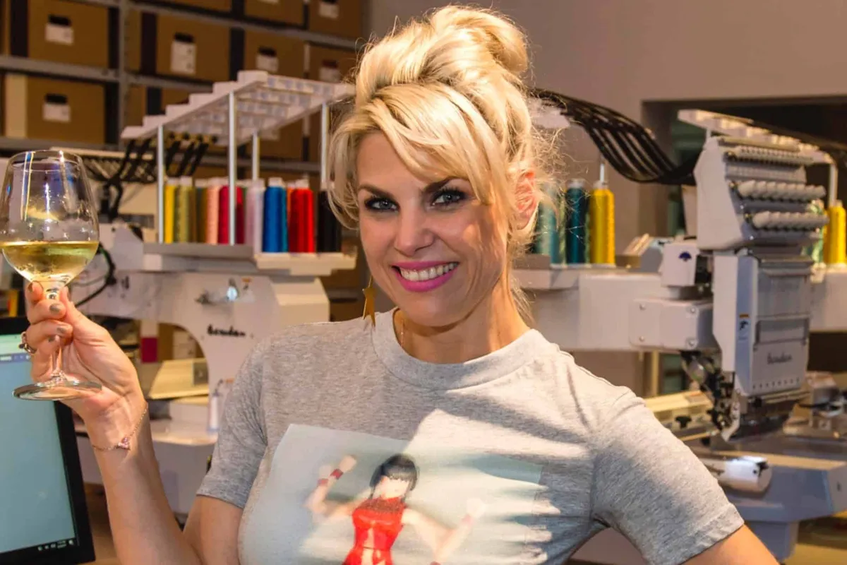 Sexy Tanja Dexters maakt volgers gek met uitdagende selfie in pikante lingerie