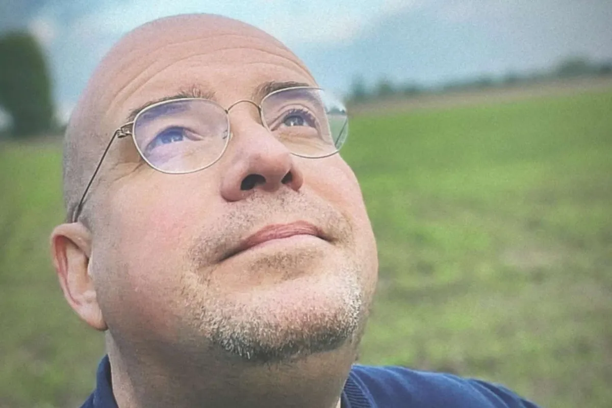 Sven Ornelis opnieuw in diepe rouw: "Veel te vroeg gestorven"