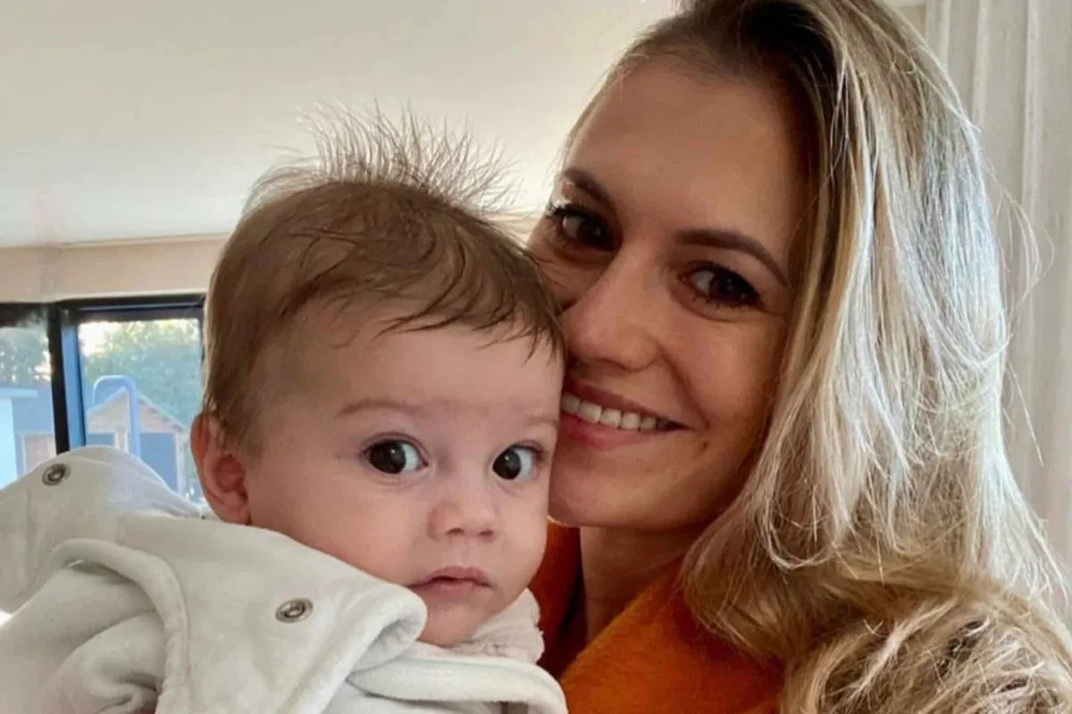 Compleet uitgeputte Sara Vermassen heeft meer nieuws over haar zieke baby Magnus