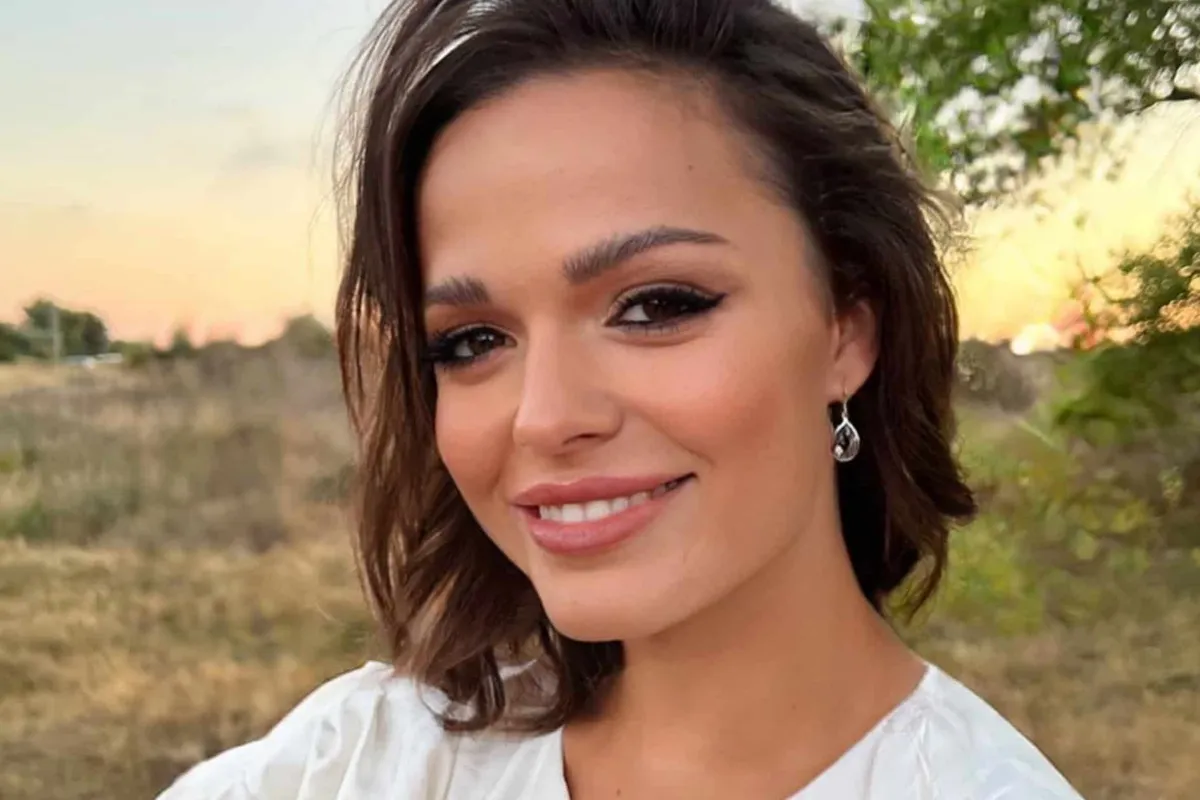 Pauline Slangen toont haar blote billen op vakantie en laat Instagram bijna crashen