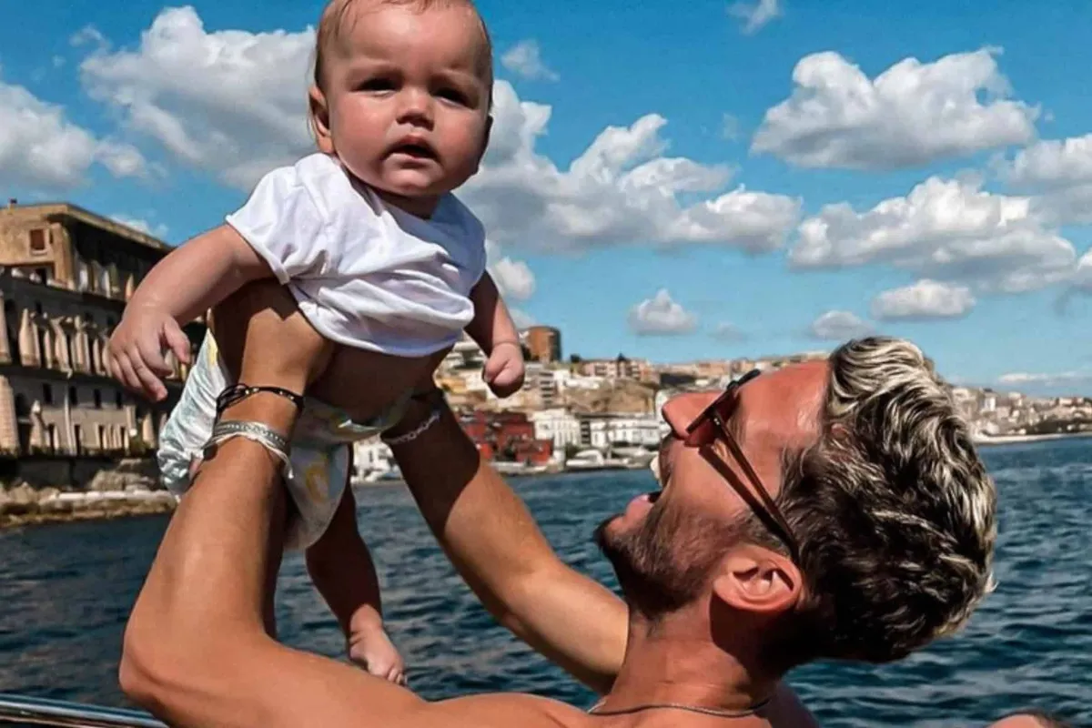 Zoontje van Kat Kerkhofs en Dries Mertens steelt de show op WK in Qatar: "Net de papa"