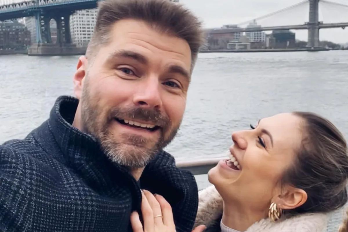 "Wat lijkt hij op de papa": Kobe Ilsen doet alle harten smelten met schattig kiekje van zoontje Magnus