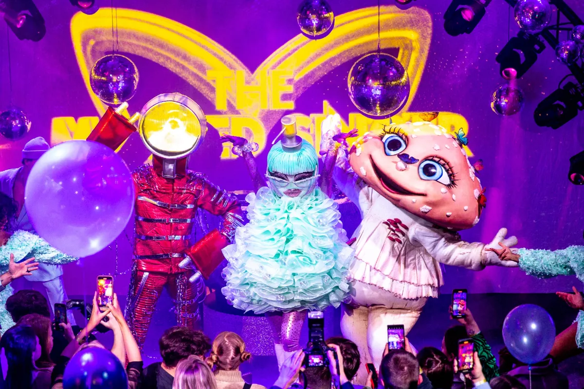 'The Masked Singer' onthult drie nieuwe pakken: maak kennis met Soaperstar, Groot Licht en Champignon