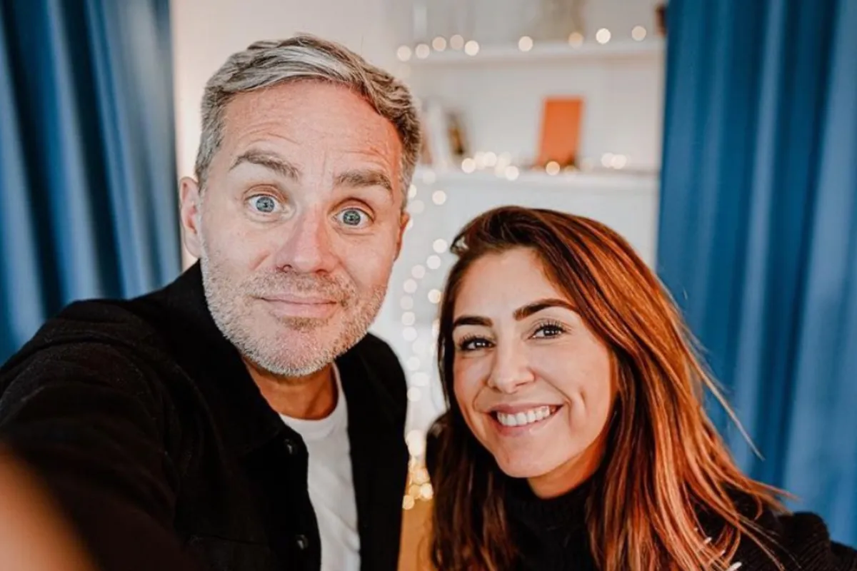 Pijnlijke blunder voor Kim Van Oncen: actrice gaat volledig de mist in op Radio2 tijdens interview met Metejoor