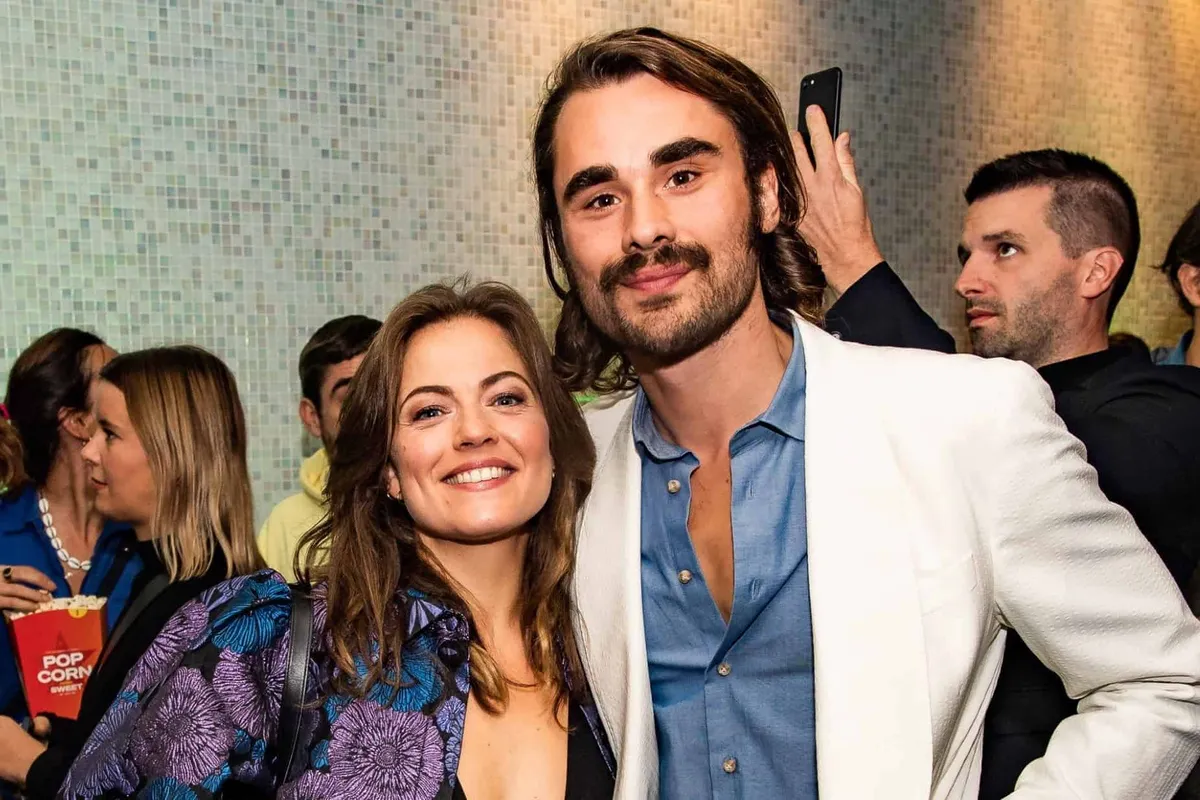 Frances Lefebure en Boris Van Severen hebben zeer heuglijk nieuws te melden: "Yes, eindelijk!"