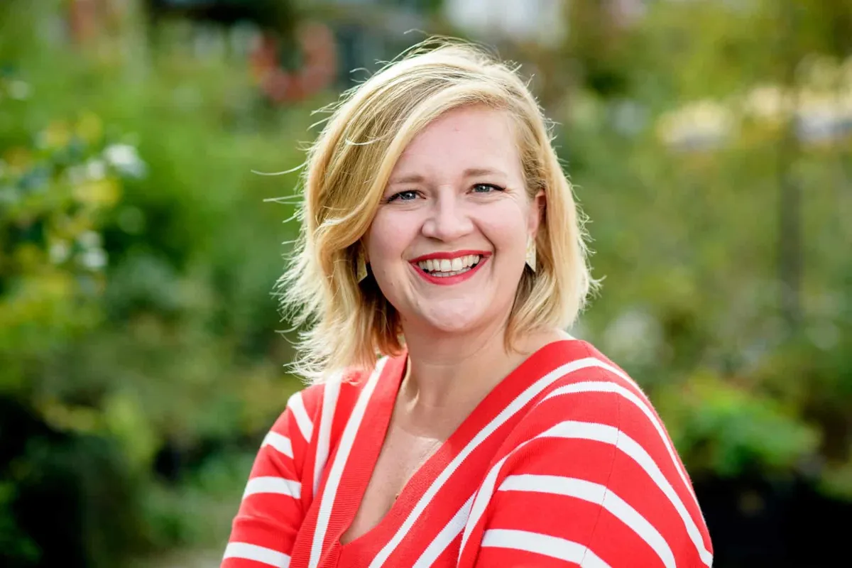 'Dertigers'-actrice Evelien Van Hamme verbluft volgers met sexy lingeriefoto's: "Wauw!"