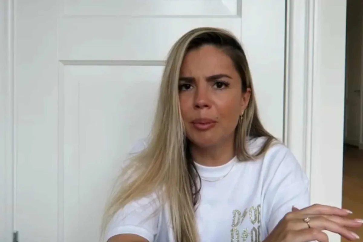Yvonne Coldewijer wordt aan de schandpaal genageld en reageert erg gefrustreerd: “Bitch”