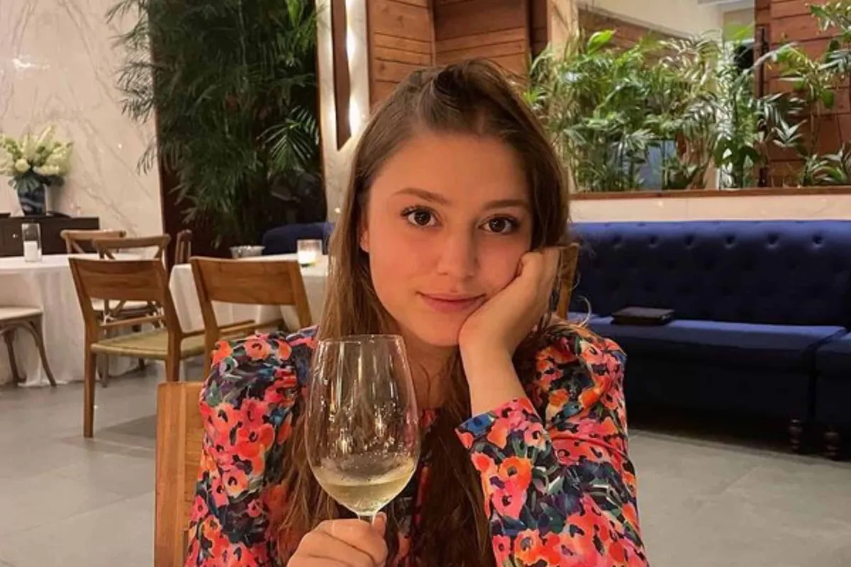 Zita Wauters post knappe selfie en volgers stellen treffende gelijkenis vast: “Fotomodel”