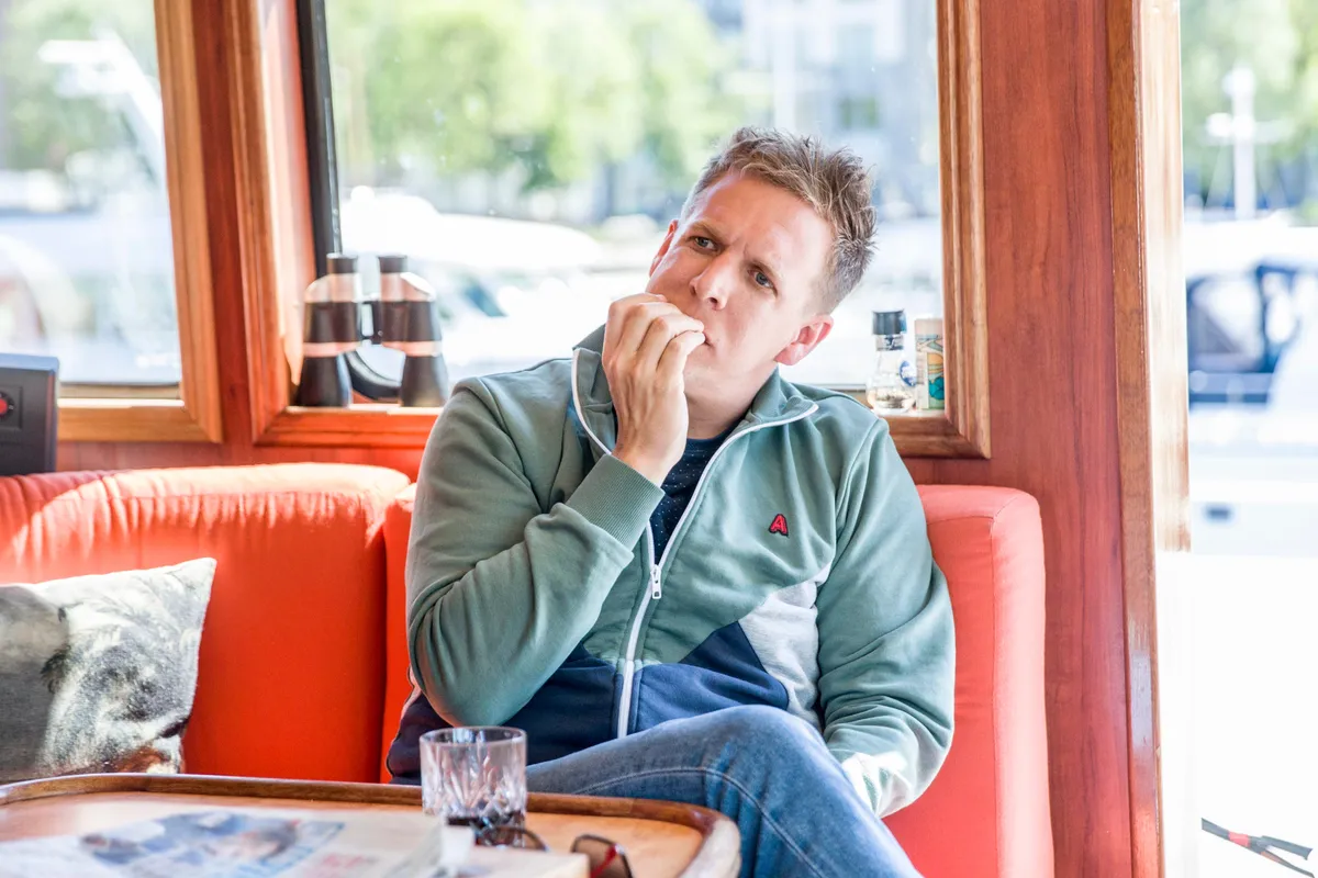 James Cooke heeft groot nieuws te melden: “Ik ben écht bang”