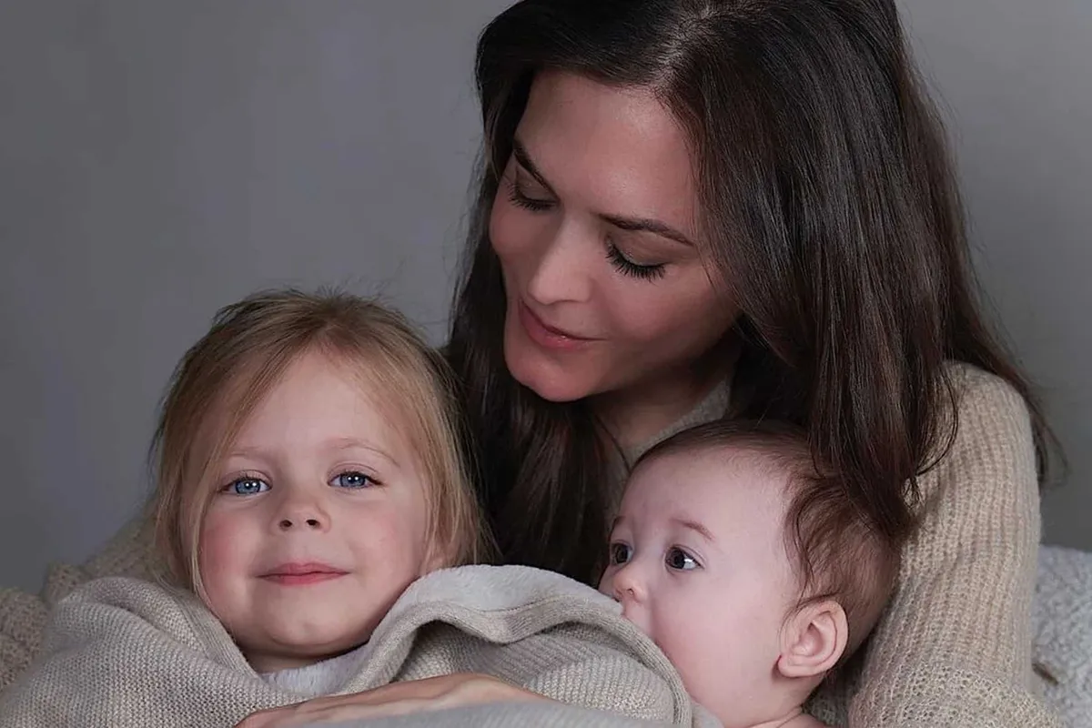 Om van te smelten: Astrid Coppens deelt prachtige vakantiebeelden van haar gezinnetje