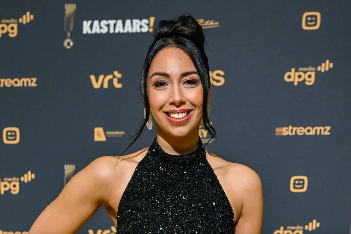 Zit Danira Boukhriss Terkessidis in 'The Masked Singer'? Presentatrice praat per ongeluk mond voorbij
