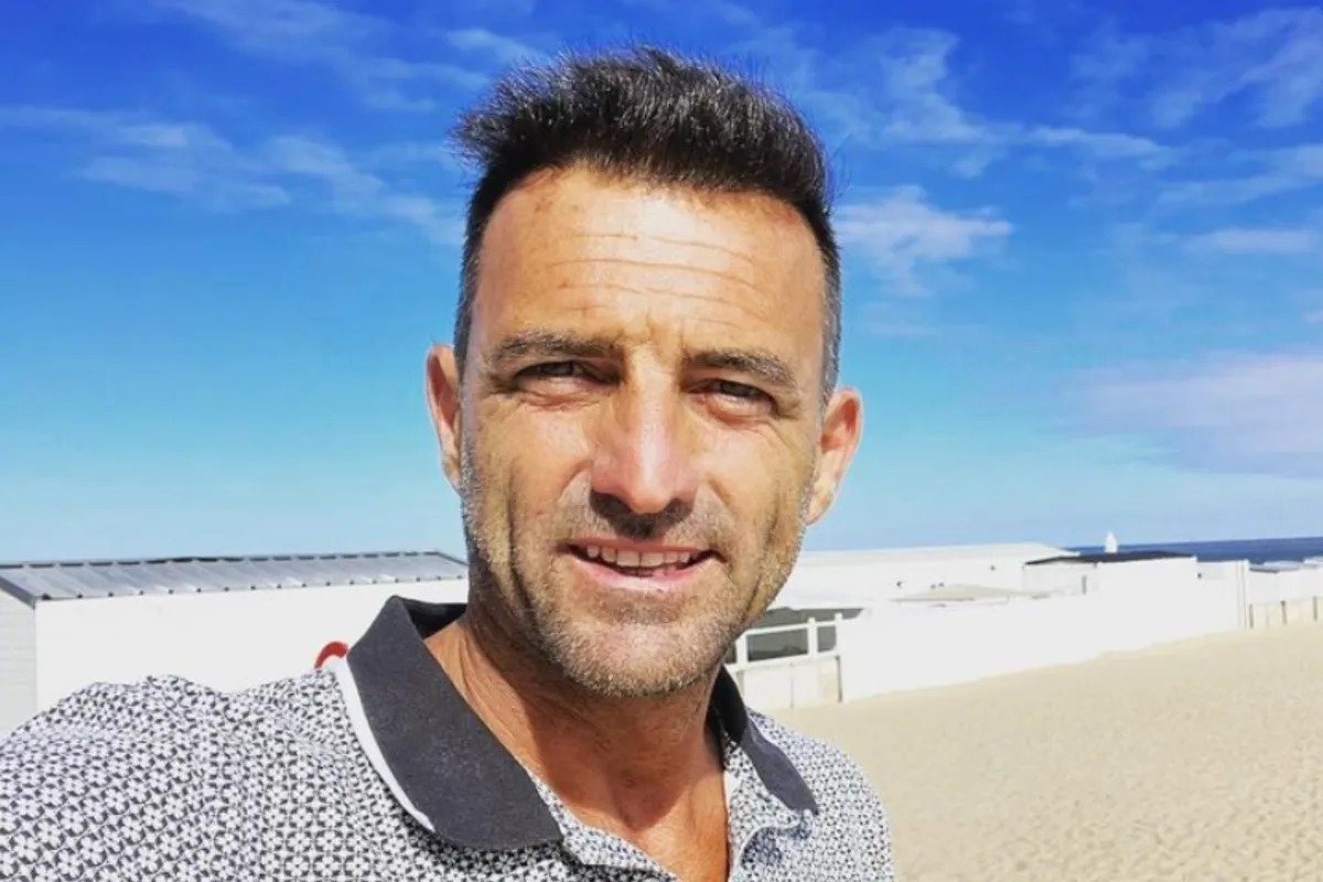 Gunther Levi deelt bijzonder vakantiekiekje met zijn gezin: iedereen moet hetzelfde kwijt