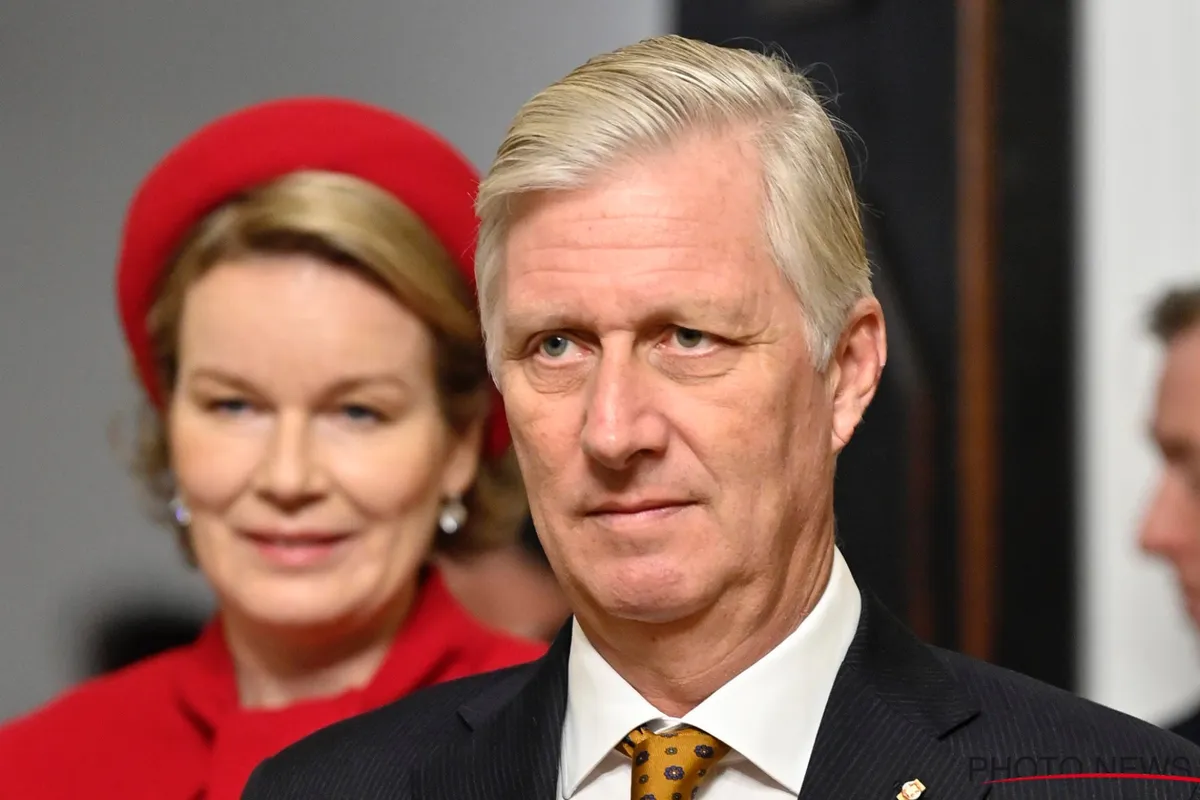 Koning Filip komt zwaar ten val op vakantie