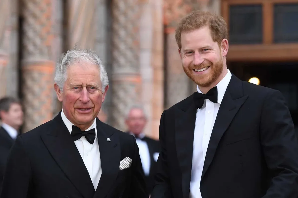 Verzoening in de maak tussen prins Harry en koning Charles? Brits koningshuis deelt groot nieuws en opvallende foto