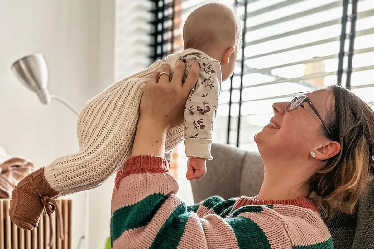 "Het is héél intens": Winnie uit 'Blind Getrouwd' vertelt openhartig over het moederschap