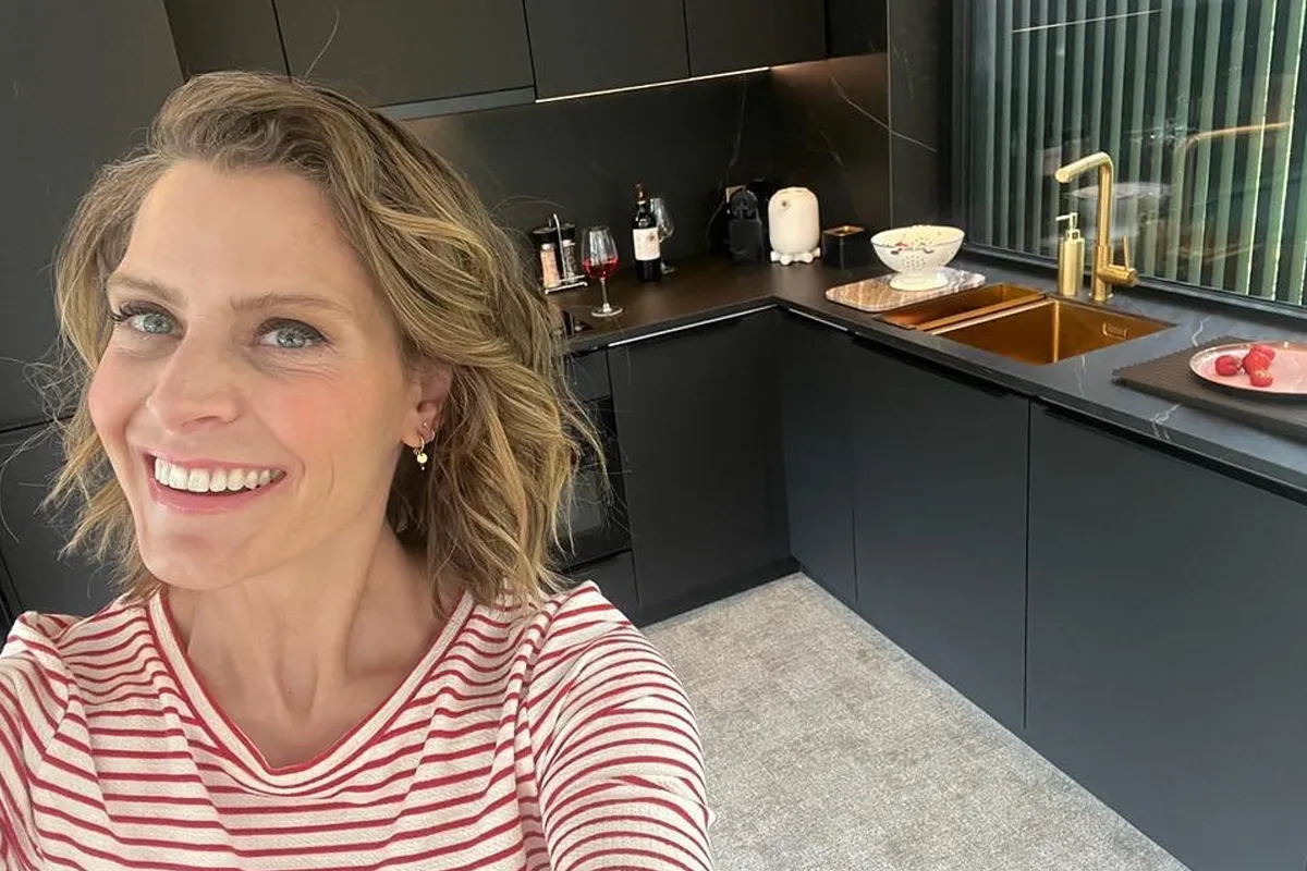 Dina Tersago choqueert al haar volgers en toont haar arm vol nieuwe tattoos: "Oh my god!"