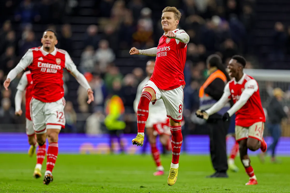 Last chance for Manchester United to catch Arsenal in head-to-head clash