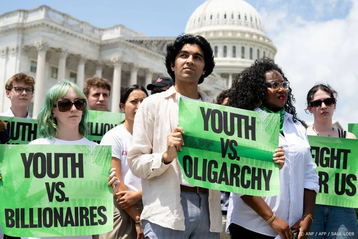 Trumpovo zahtevo za zmanjšanje financiranja javnih medijev in tuje pomoči odobrili v Predstavniškem domu ZDA