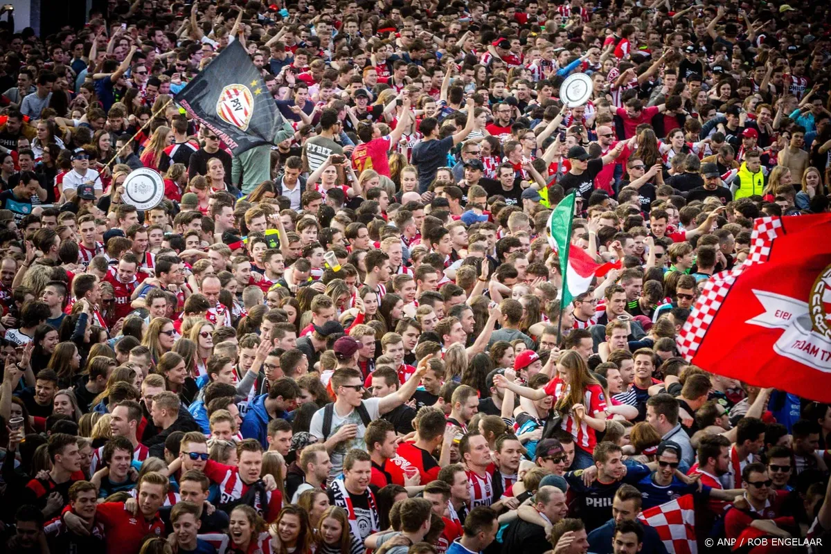 Meerdere mensen melden zich na tonen beelden rellen PSV-feest