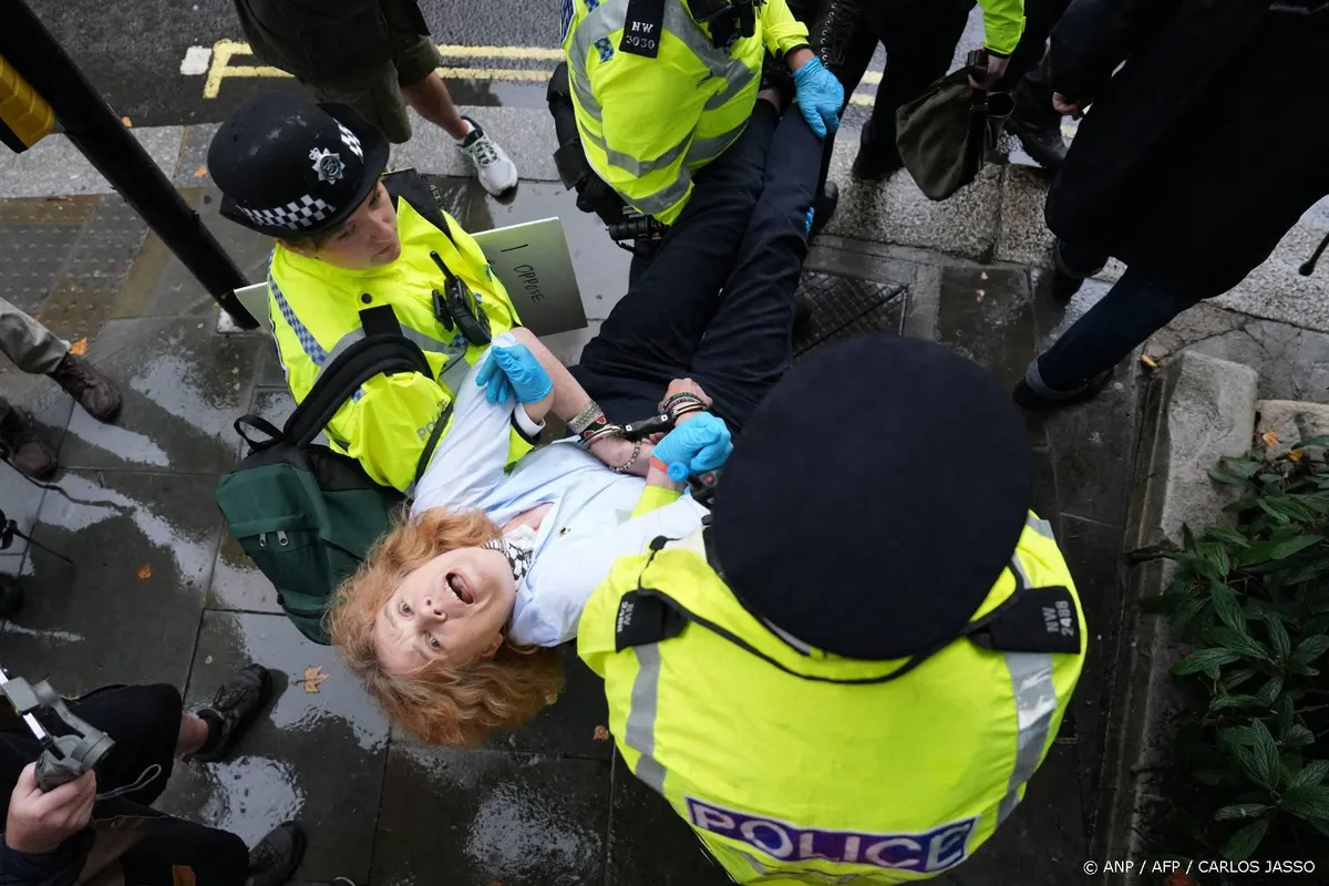 V Londonu aretirali 55 propalestinskih protestnikov