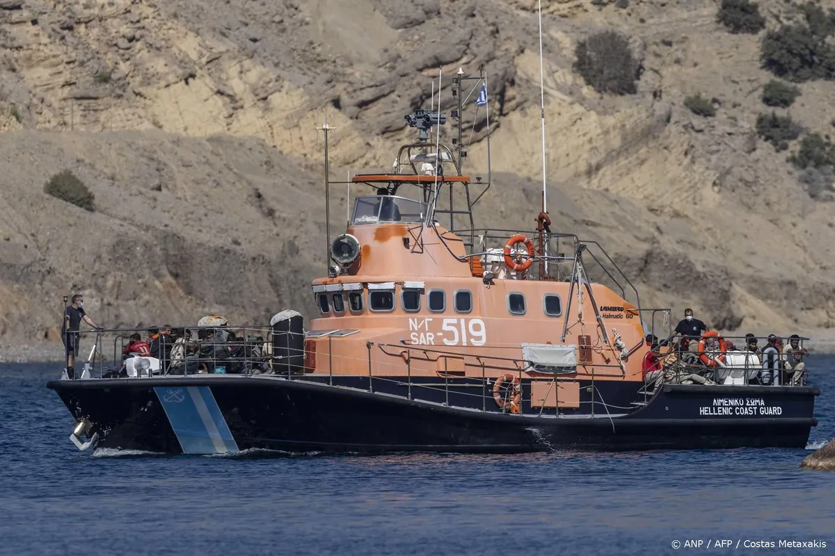 Griekenland arresteert eerste migranten na asielstop