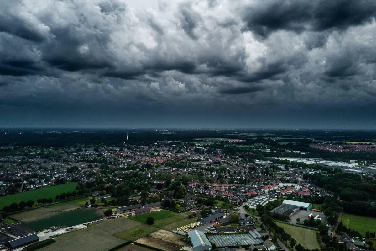 Code geel om onweersbuien in hele land
