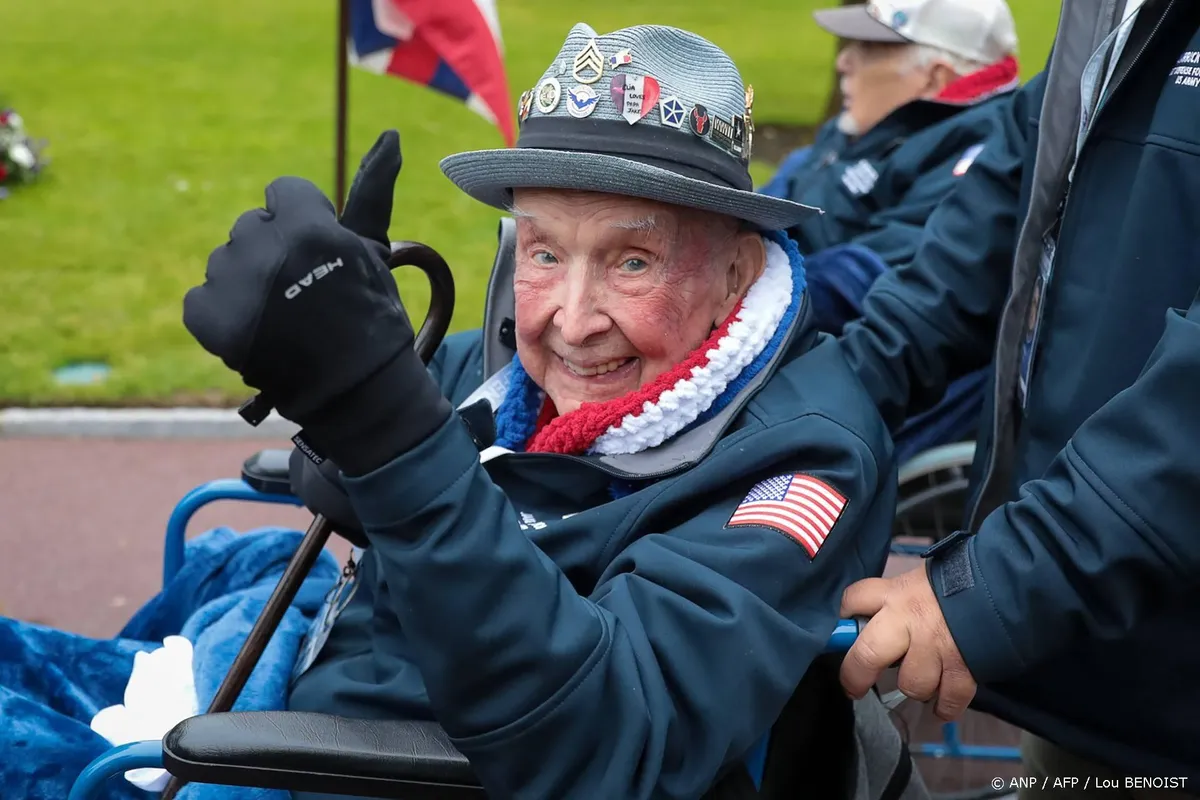 TikTok-ster en oorlogsveteraan 'Papa Jake' (102) overleden