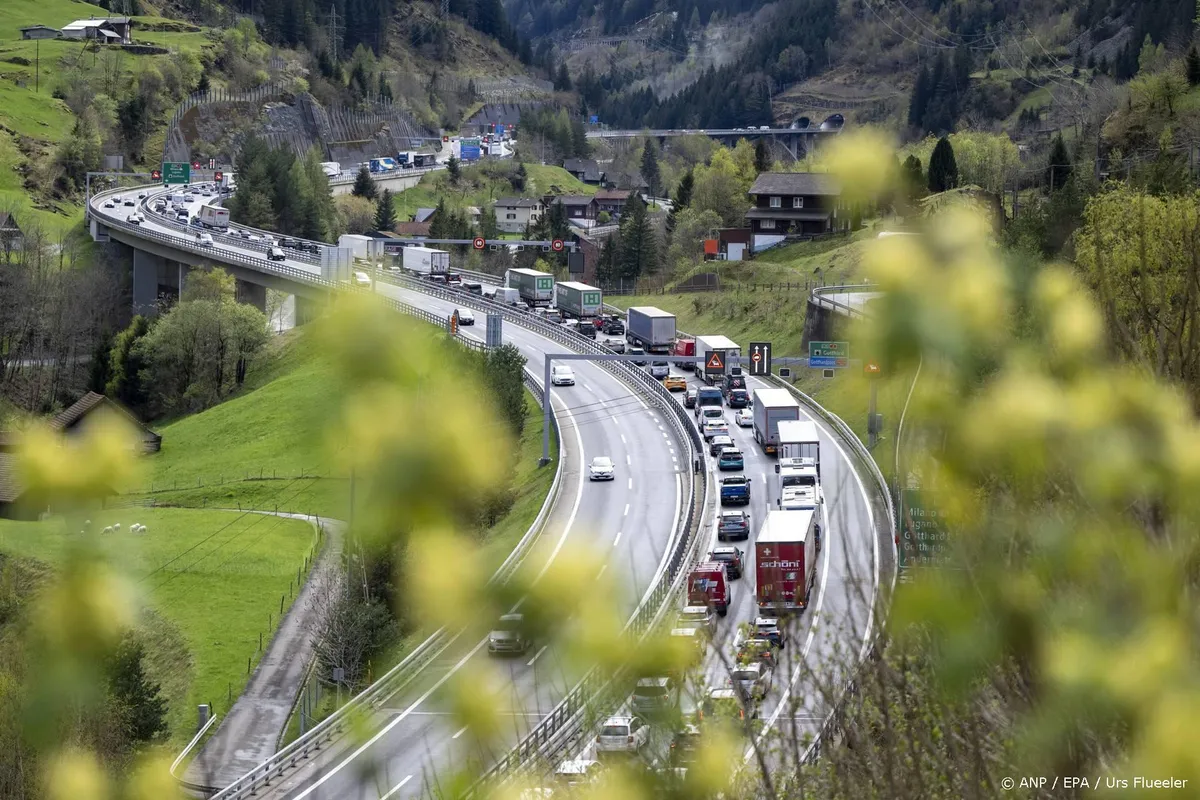 Regen in Alpen leidt tot extra oponthoud voor vakantieverkeer
