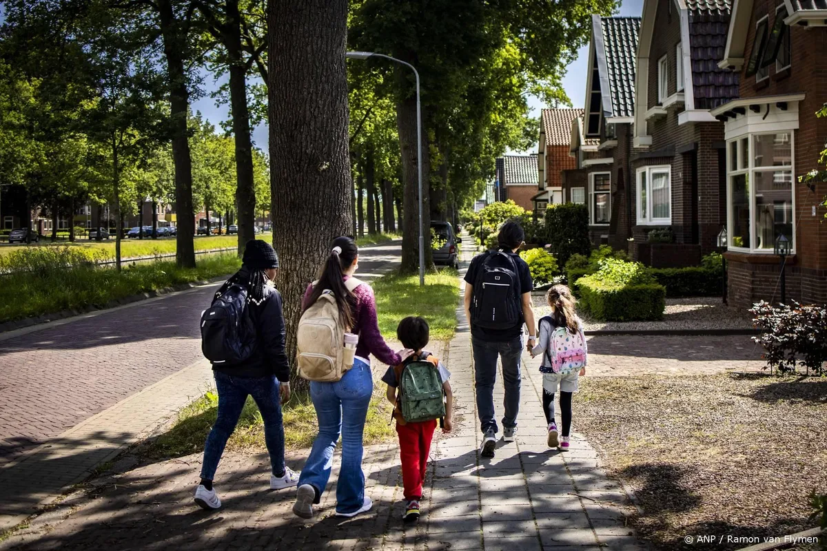 Inspecties willen snel verbetering in opvang 7000 asielkinderen