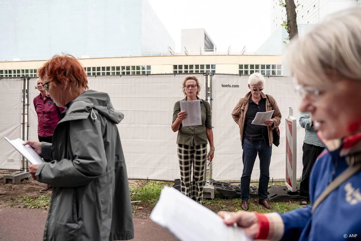 Namen Gaza-slachtoffers voorgelezen bij ambassade Israël