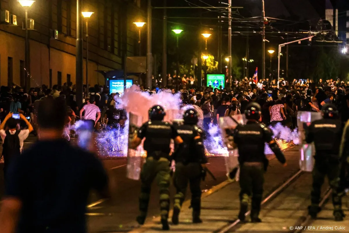 Weer ongeregeldheden bij protesten in Servië