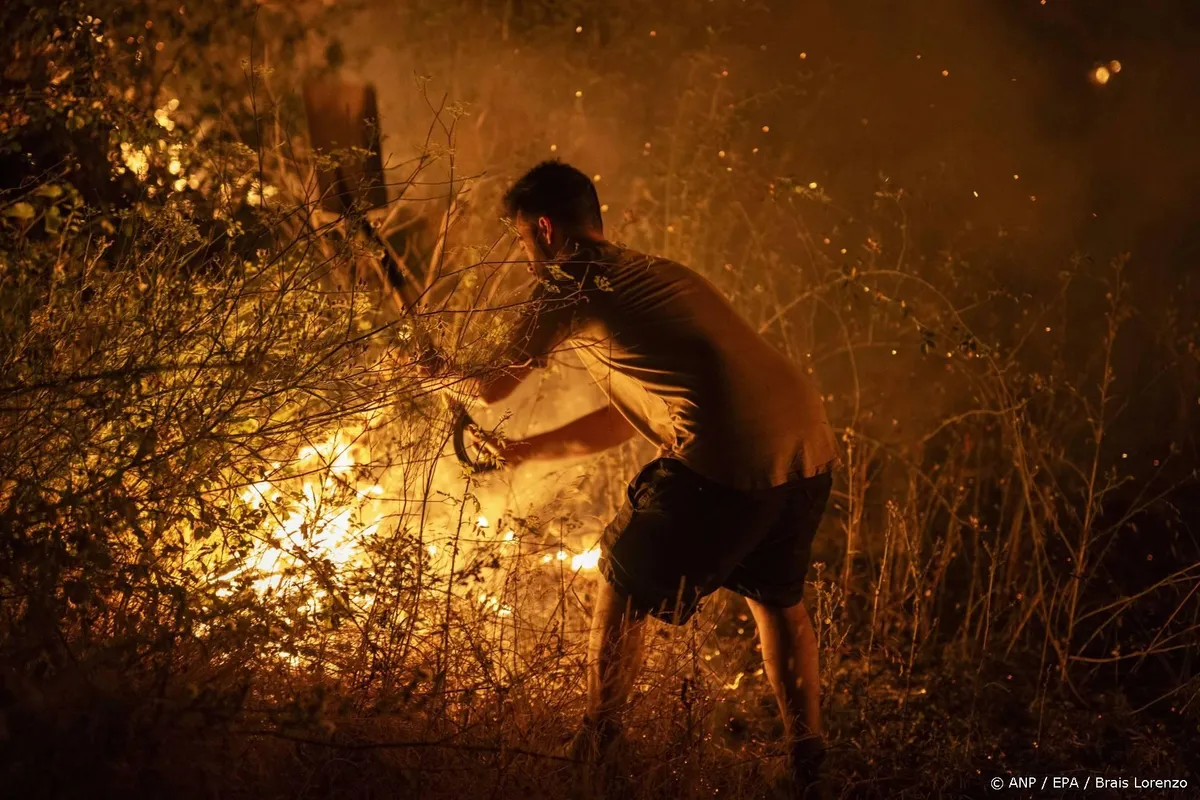Spaanse premier leidt speciaal beraad over bosbranden