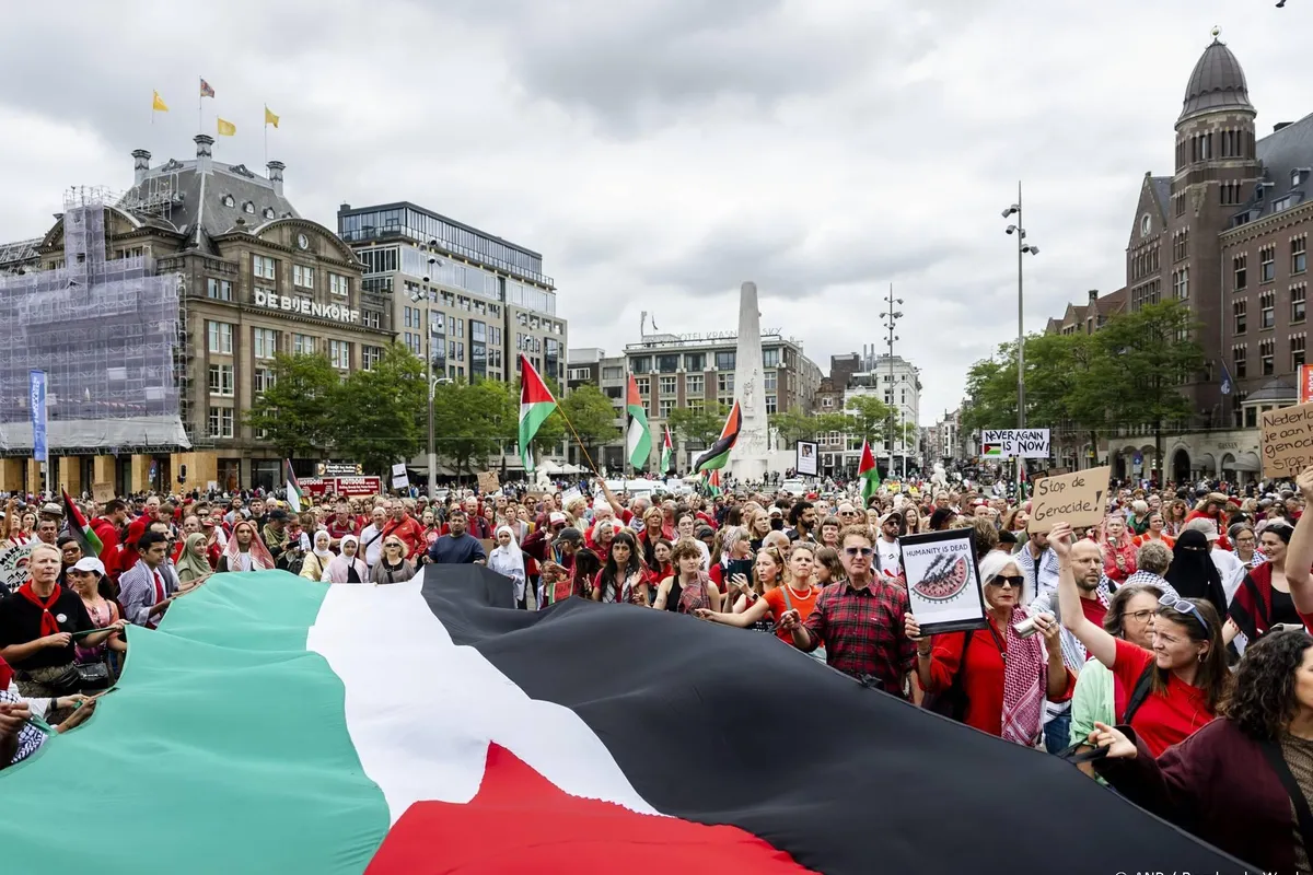 Palestina-demo met zo'n 1500 deelnemers onderweg naar Museumplein
